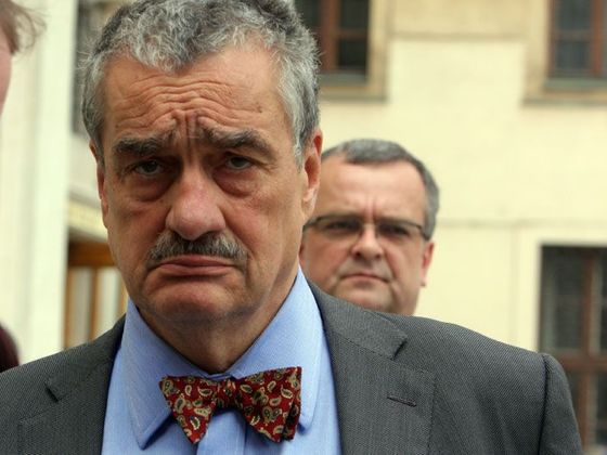 Politika rok před volbami Kampaň TOP 09