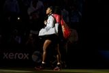 To favoritka hlavní soutěže žen Serena Williamsová odešla do temnoty historie dříve, než sama předpokládala. Vypadla senzačně už v semifinále.