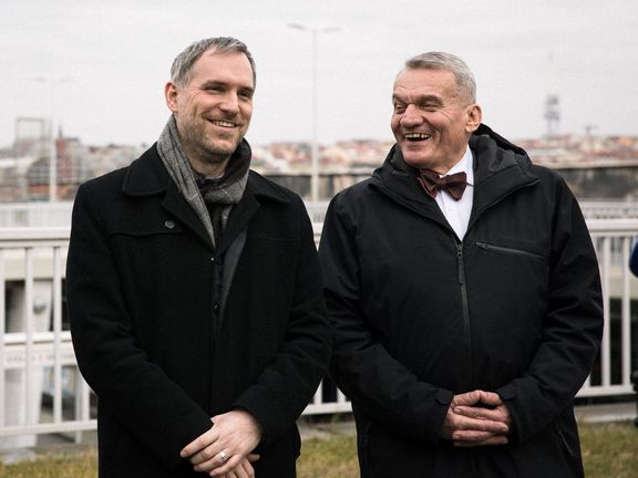 Primátor Bohuslav Svoboda (vpravo) se svým náměstkem pro dopravu a předchůdcem ve funkci Zdeňkem Hřibem.