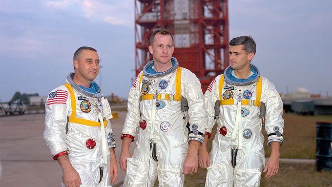 Obrazem: Toto jsou hrdinové tragické mise Apollo 1. Před smrtí upozorňovali na nedostatky modulu