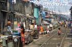 Filipínci cestují za prací, jejich rodiny se rozpadají