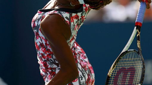 Venus Williamsová povolila v 1.kole své americké krajance Bettanii Mattek-Sandsové jen čtyři hry