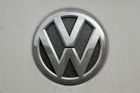 Výrobu vozů Passat narušil požár české haly, Volkswagen hledá parkovací plochy na 20 000 aut