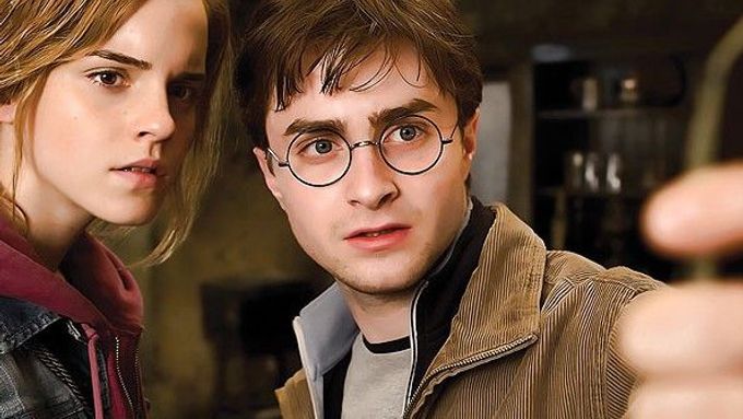 Kdo se objeví jako nový čarodějnický učeň, ještě není jasné. Daniel Radcliffe a Emma Watson už stačili v Bradavicích dospět...
