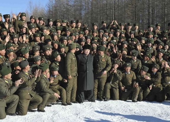 Kim Čong-un na inspekci 991. jednotky Korejské lidové armády. Rok 2014.