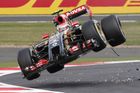 "Kamikadze" Maldonado příšel o místo ve formuli 1, Lotus už ho nechce