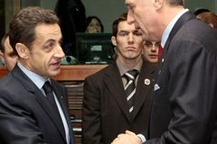 MZV dostalo pokutu za únik rozhovoru Sarkozy-Topolánek