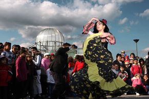 Obrazem: Romové slaví na Černém mostě