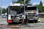 V Brně se srazil autobus s kamionem, 11 lidí je zraněných