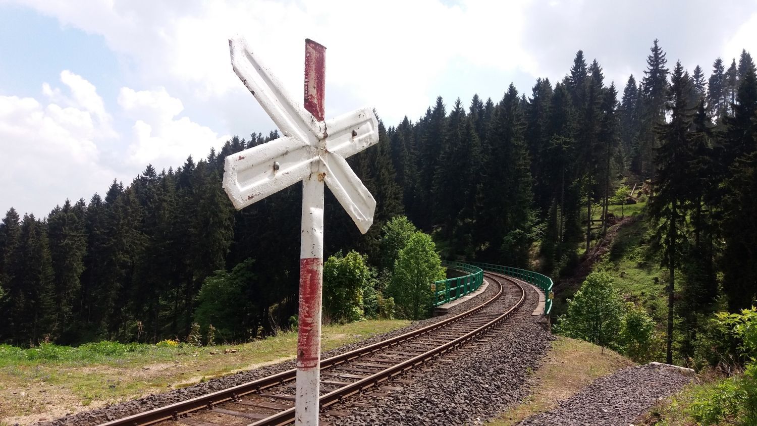České dráhy, vlak, železnice, koleje, přejezd
