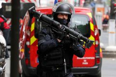 Nejrizikovější zápas fotbalového Eura? Duel dvou zemí, které bombardují Islámský stát