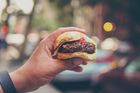 Nejlepší burger na světě dělají v New Yorku. Není v něm ani kousek masa
