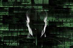 Nebezpečný internet. Kyberšmejdi útočí na důvěřivé seniory