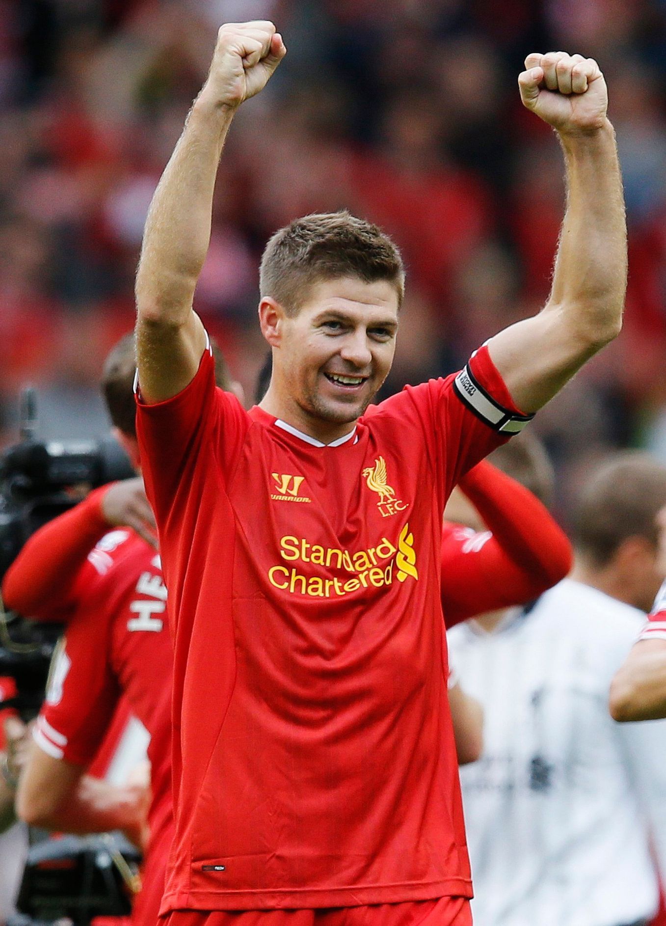 Liverpoolský kapitán Gerrard v utkání s Manchesterem United