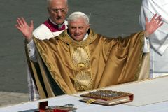 Zemřel papež, který se bál o Evropu. Benediktovi XVI. bylo 95 let
