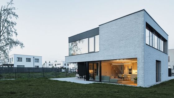 Z domu snů se stal nechtěný objekt. Snad jen na chvíli...