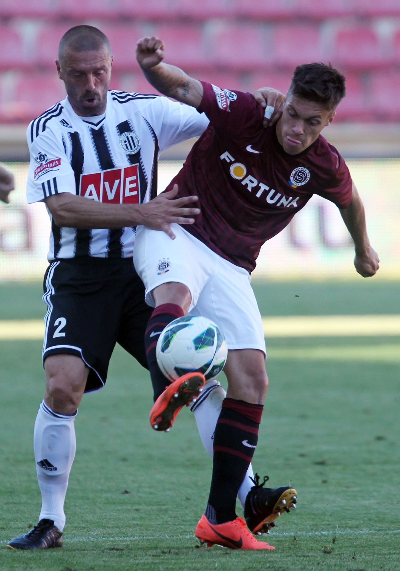 Václav Kadlec a Tomáš Řepka v zápase Sparta - České Budějovice
