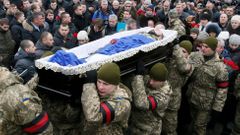 Pohřeb ukrajinských vojáků, padlých v Avdějevce.