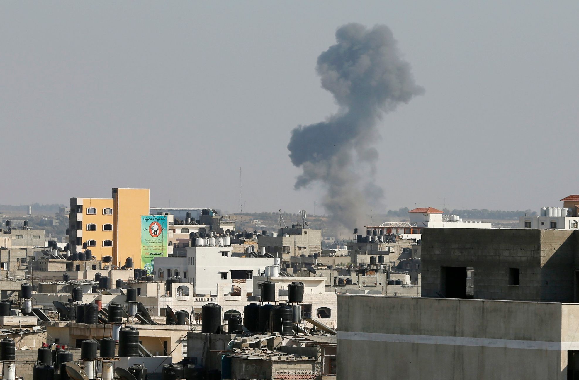 Palestina - kouř nad městem Gaza