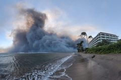 Požáry na havajském ostrově Maui mají už 36 obětí. Lidé prchali i do moře