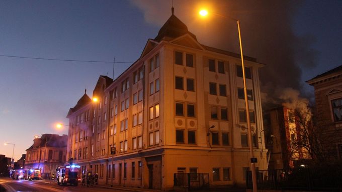 Požár textiky Karnola v Krnově.