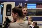 Noční vlak z Maďarska zdržela hádka s imigranty. Neprojeli