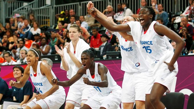 Radost francouzských basketbalistek z postupu