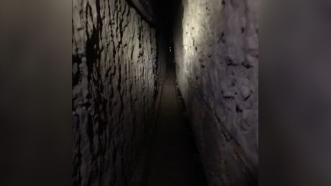 I takhle se pašují drogy: V Mexiku objevili přes kilometr dlouhý tunel, má i výtah