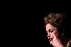 Rousseffová slíbila Brazilcům referendum o předčasných volbách