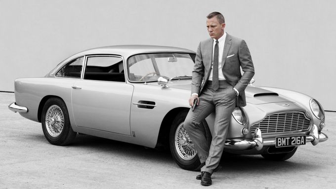 James Bond slaví 55 let. Prohlédněte si nejzajímavější auta, se kterými proháněl padouchy