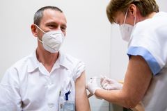 Der Spiegel: V Česku zájem o očkování není, ale národ brblá kvůli zavřeným hospodám