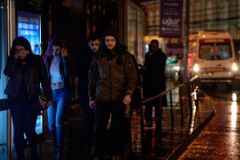 Obětí bude přibývat. Při útěku z klubu jsme šlapali po mrtvých, říká svědek istanbulského teroru