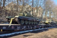 Česko zřejmě poslalo na pomoc Ukrajině zbraně a starší tanky. Armáda to nepotvrdila