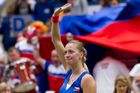 Šafářová obracela, Kvitová přidala v semifinále druhý bod