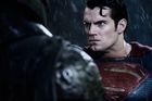 Česká kina ovládl o Velikonocích souboj Batmana se Supermanem
