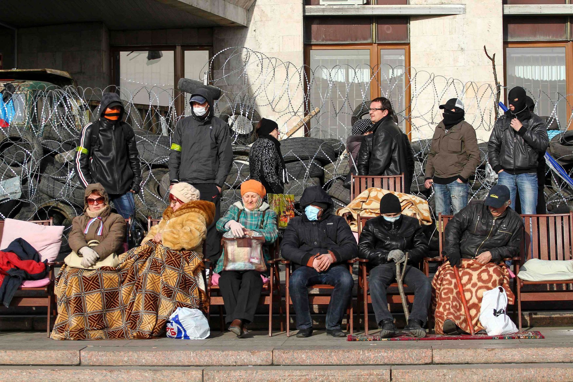 Barikáda proruských aktivistů v Doněcku.