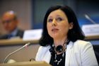 Jourová chce úřad evropského veřejného žalobce k roku 2016