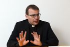 Měl jsem málo informací, reaguje biskup Holub na nařčení, že kryl zneužívání v církvi
