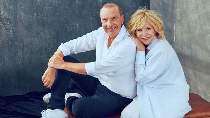 Operní pěvec Štefan Margita a zpěvačka Hana Zagorová spojili své hlasy v duetu Anděl strážný.