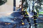 Při požáru skladu na Trutnovsku uhořely dvě děti