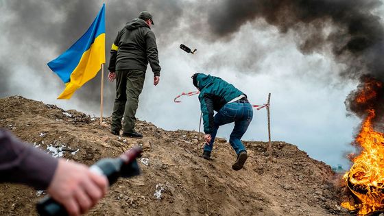 Bojují i za nás. Současná Ukrajina očima patnácti ukrajinských fotografů