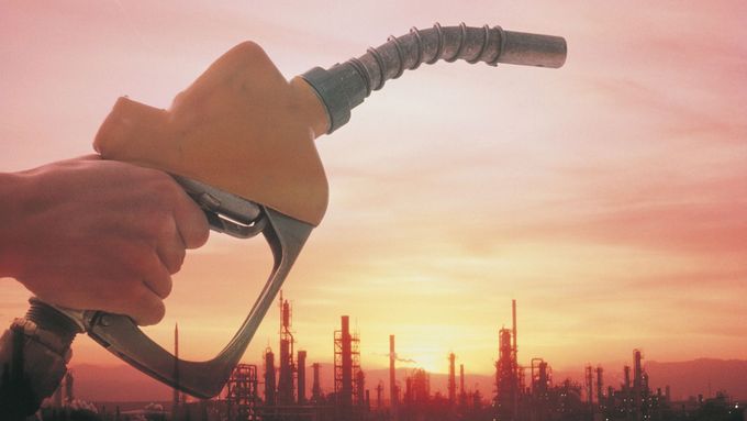 Ázerbájdžán, Brazílie, Ekvádor a další. Nízké ceny ropy způsobují zemím problémy. Ilustrační foto.