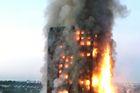 Chyba hasičů. Věžák v Londýně měli podle zprávy evakuovat rychleji, zemřelo 72 lidí