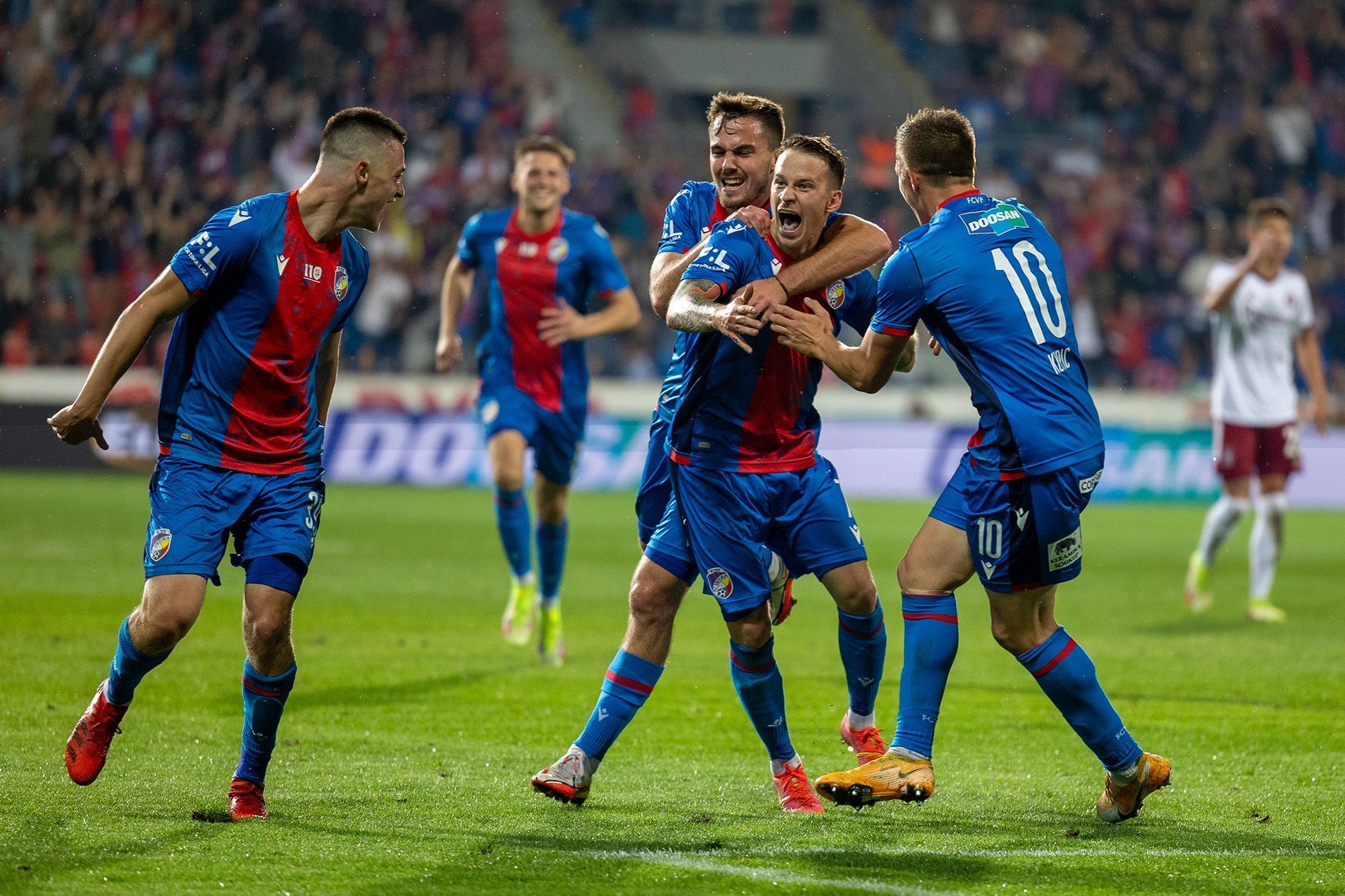 fotbal, Fortuna:Liga 2021/2022, Plzeň - Sparta, Jan Sýkora, radost gól
