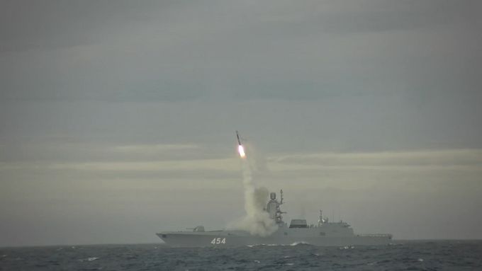 Rusko úspěšně otestovalo hypersonickou řízenou střelu Zircon na moři (28. 5. 2022)