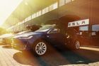 Tesla chystá už páté auto. Model Y bude mít křídlové dveře, i když jsou poruchové