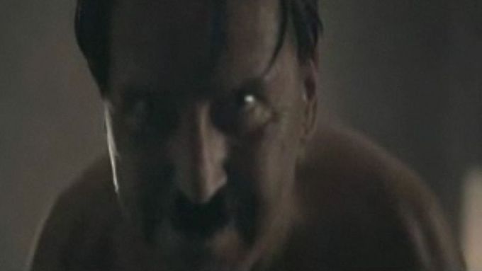 Adolf Hitler znovu ožil. Jako ikona zastupující nemoc AIDS