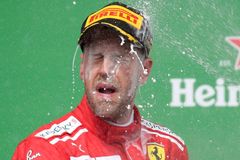 Vettel se vymezil proti technologiím: Vraťme se ke sportovní show a hlasitým motorům