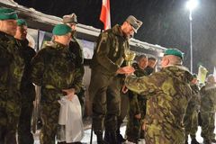 Rakouská horská pěchota dobyla Jeseníky, zvítězila v extrémním závodu Winter Survival