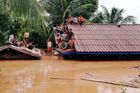 Po protržení přehrady v Laosu dosud objevili 19 těl, stovka lidí se stále pohřešuje